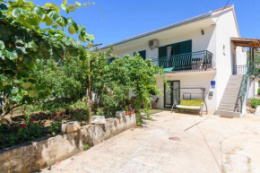 Apartments with a parking space Marina, Trogir - 14258